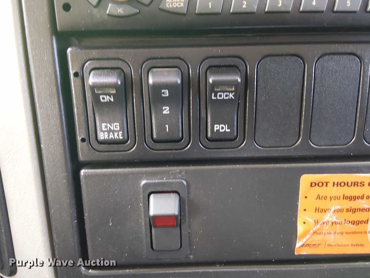 image for item EG1678 2010 International WorkStar 7500 Crew Cab crane truck