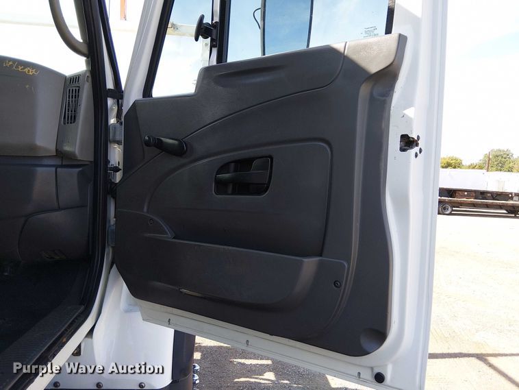 image for item EG1678 2010 International WorkStar 7500 Crew Cab crane truck