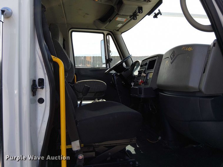 image for item EG1678 2010 International WorkStar 7500 Crew Cab crane truck