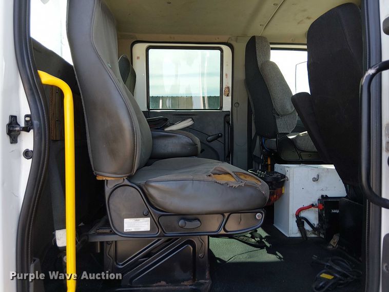 image for item EG1678 2010 International WorkStar 7500 Crew Cab crane truck