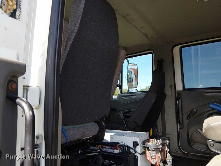 image for item EG1678 2010 International WorkStar 7500 Crew Cab crane truck