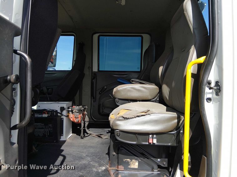 image for item EG1678 2010 International WorkStar 7500 Crew Cab crane truck