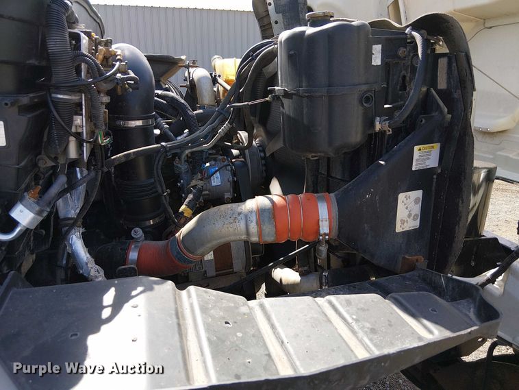 image for item EG1678 2010 International WorkStar 7500 Crew Cab crane truck