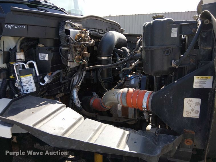 image for item EG1678 2010 International WorkStar 7500 Crew Cab crane truck