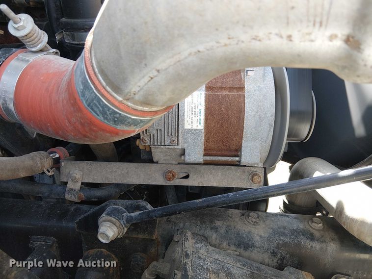 image for item EG1678 2010 International WorkStar 7500 Crew Cab crane truck