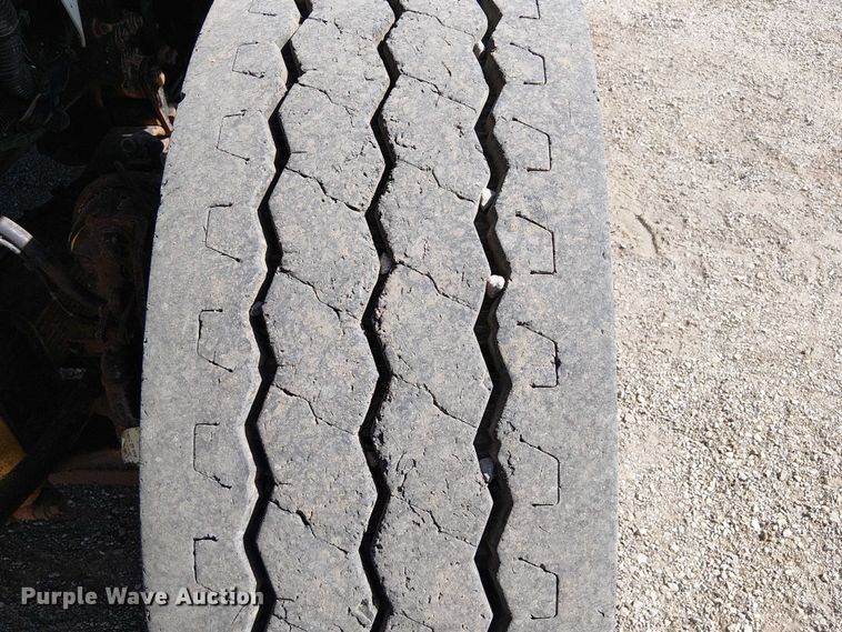 image for item EG1678 2010 International WorkStar 7500 Crew Cab crane truck