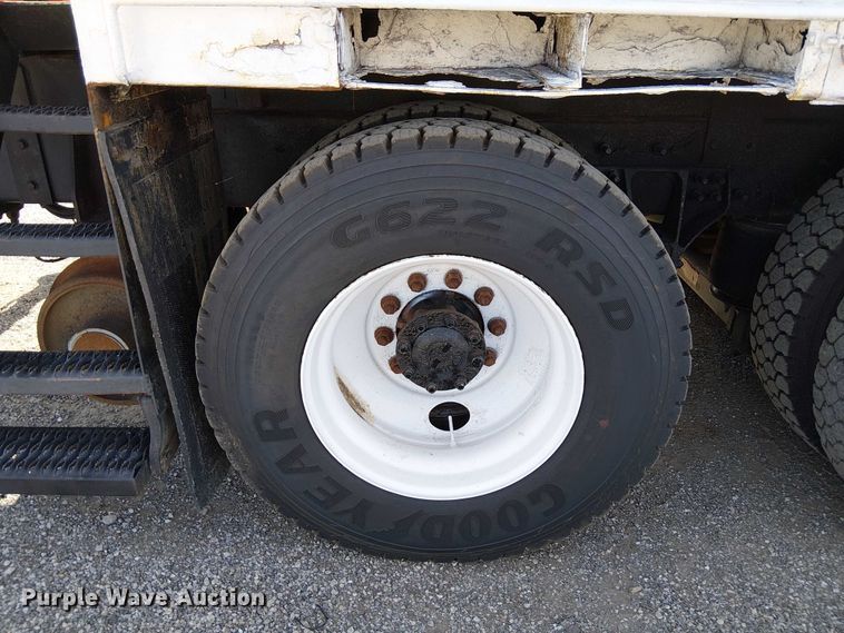 image for item EG1678 2010 International WorkStar 7500 Crew Cab crane truck