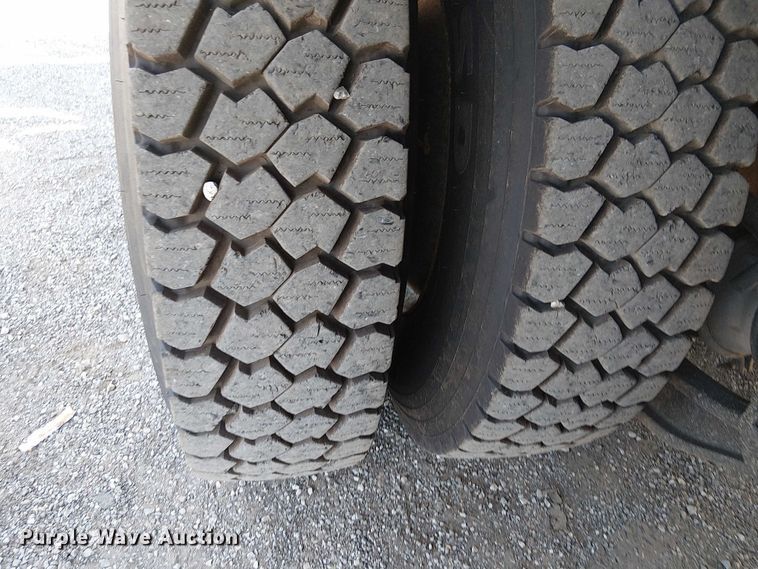 image for item EG1678 2010 International WorkStar 7500 Crew Cab crane truck