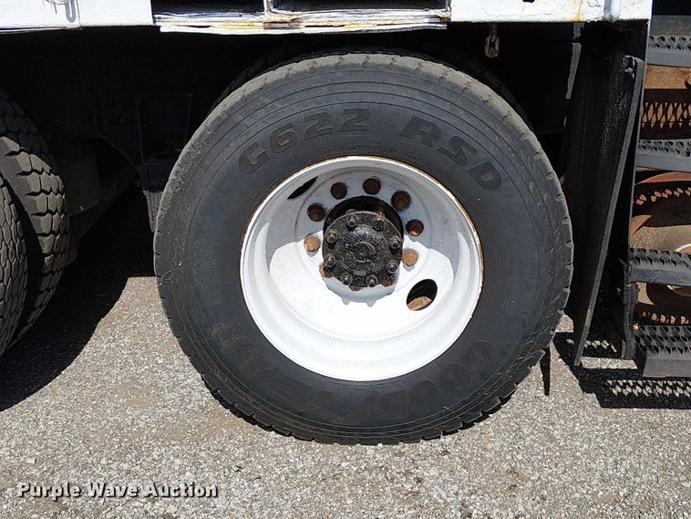 image for item EG1678 2010 International WorkStar 7500 Crew Cab crane truck