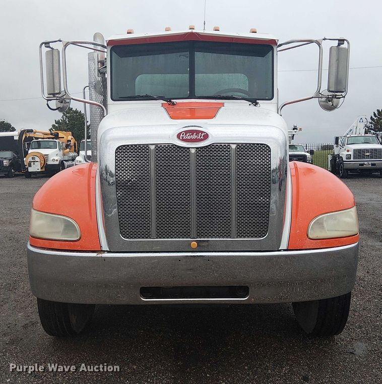 image for item EG1685 2014 Peterbilt 330 vacuum truck