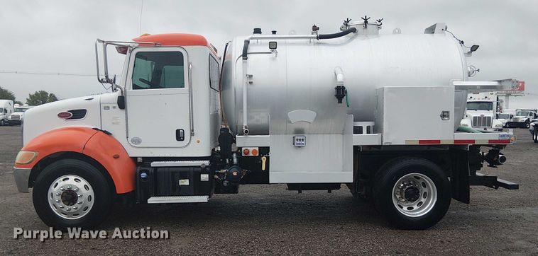 image for item EG1685 2014 Peterbilt 330 vacuum truck
