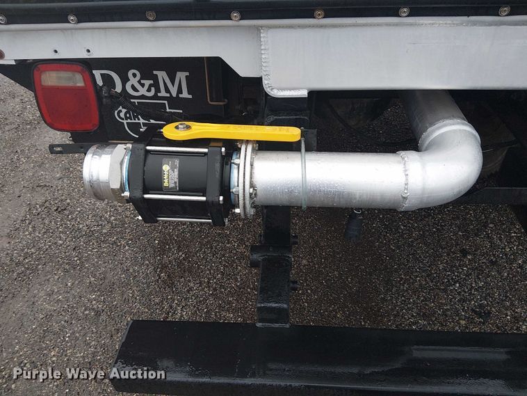 image for item EG1685 2014 Peterbilt 330 vacuum truck