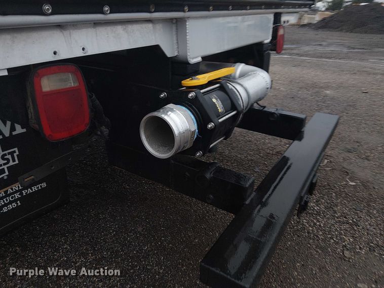 image for item EG1685 2014 Peterbilt 330 vacuum truck