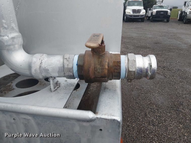 image for item EG1685 2014 Peterbilt 330 vacuum truck