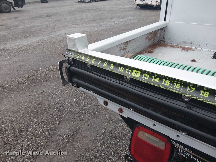 image for item EG1685 2014 Peterbilt 330 vacuum truck