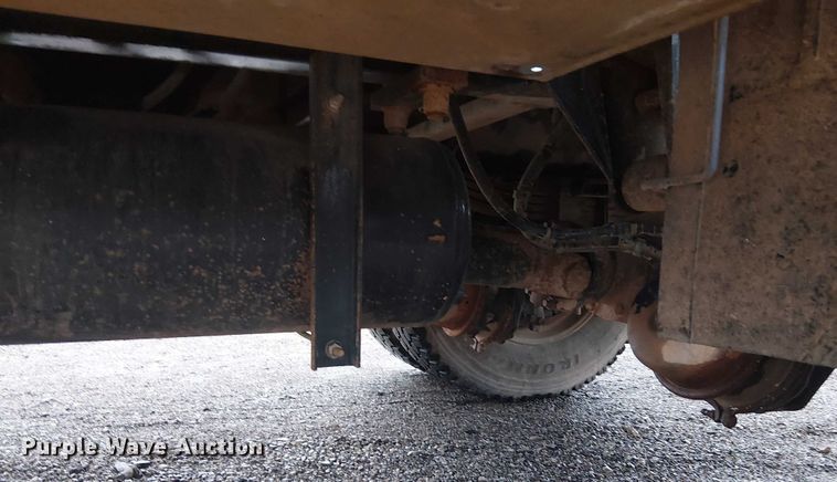 image for item EG1685 2014 Peterbilt 330 vacuum truck