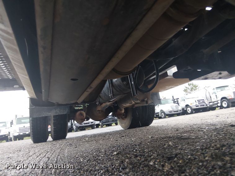 image for item EG1685 2014 Peterbilt 330 vacuum truck