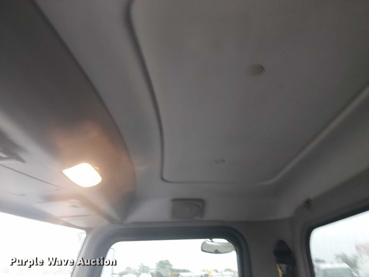 image for item EG1685 2014 Peterbilt 330 vacuum truck