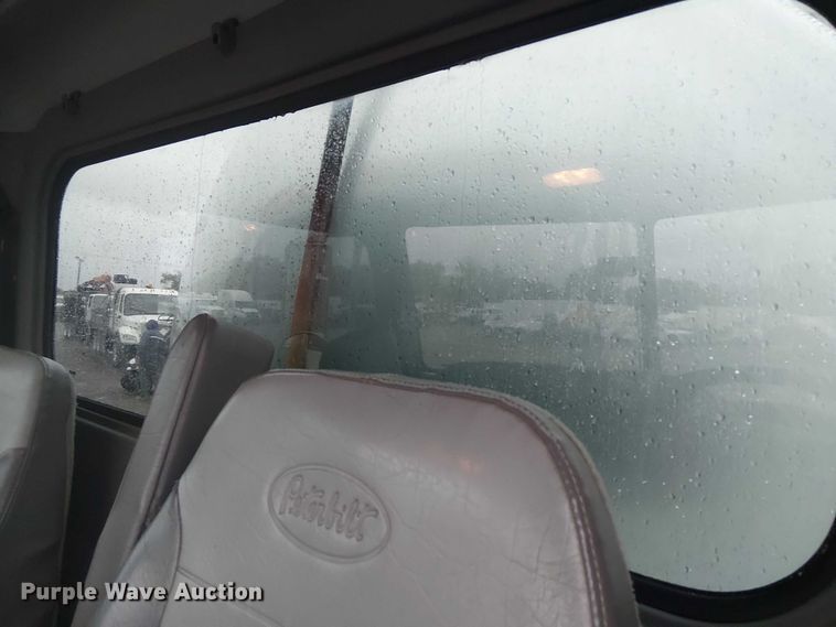 image for item EG1685 2014 Peterbilt 330 vacuum truck