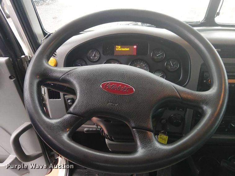 image for item EG1685 2014 Peterbilt 330 vacuum truck