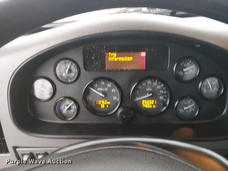 image for item EG1685 2014 Peterbilt 330 vacuum truck