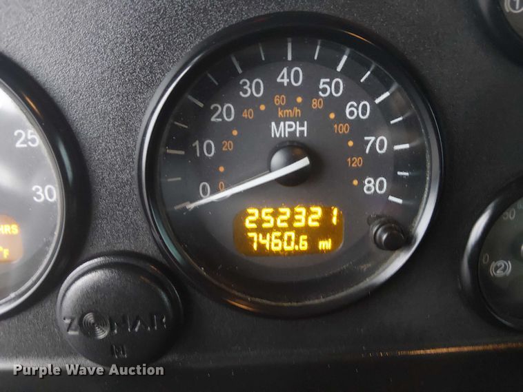 image for item EG1685 2014 Peterbilt 330 vacuum truck