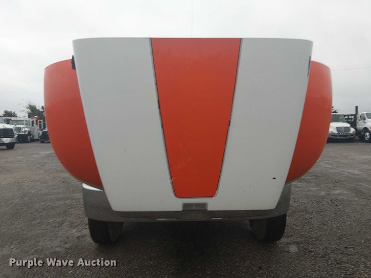 image for item EG1685 2014 Peterbilt 330 vacuum truck