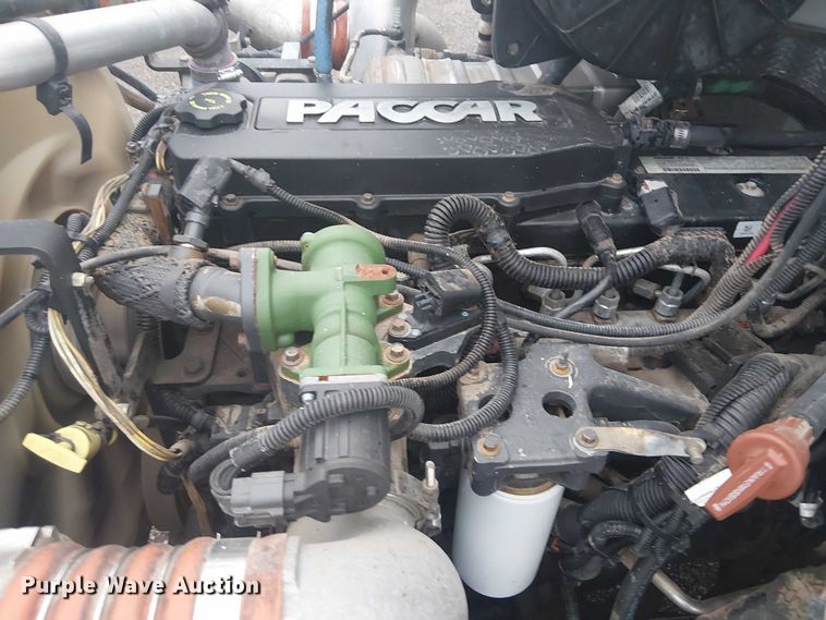 image for item EG1685 2014 Peterbilt 330 vacuum truck