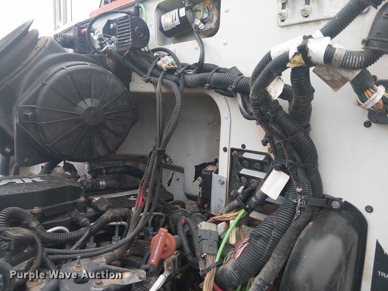 image for item EG1685 2014 Peterbilt 330 vacuum truck