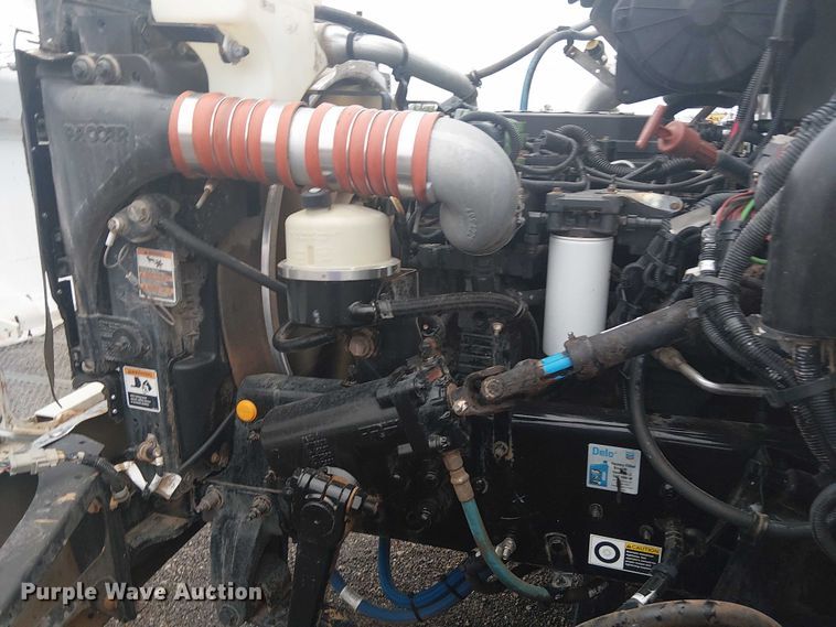 image for item EG1685 2014 Peterbilt 330 vacuum truck