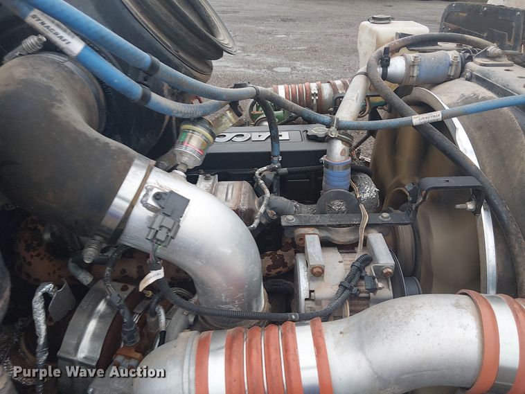 image for item EG1685 2014 Peterbilt 330 vacuum truck