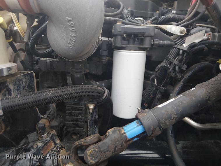 image for item EG1685 2014 Peterbilt 330 vacuum truck