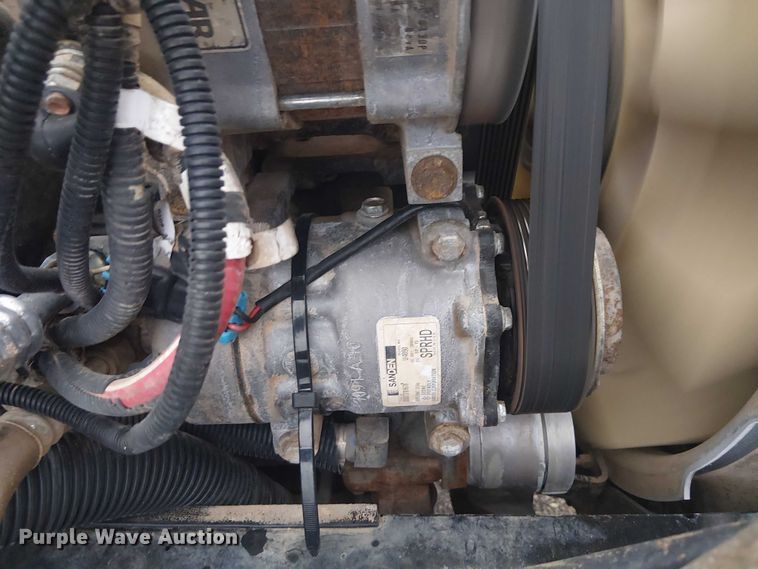 image for item EG1685 2014 Peterbilt 330 vacuum truck