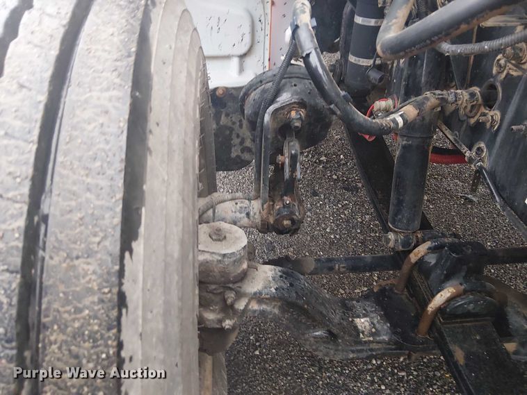 image for item EG1685 2014 Peterbilt 330 vacuum truck