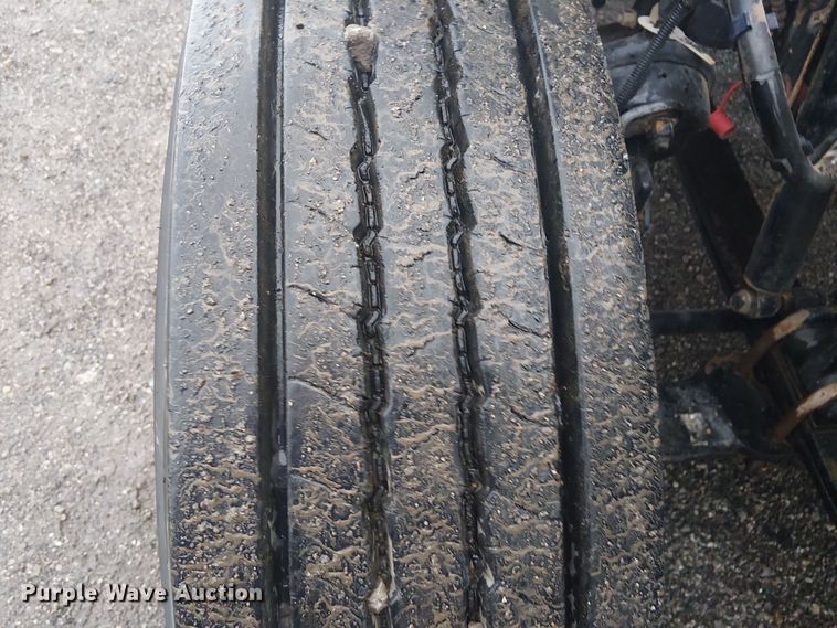 image for item EG1685 2014 Peterbilt 330 vacuum truck