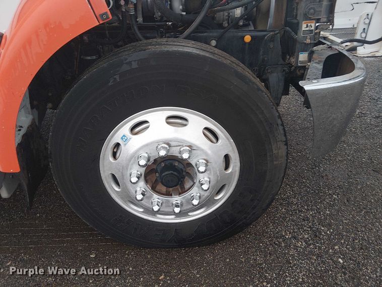 image for item EG1685 2014 Peterbilt 330 vacuum truck