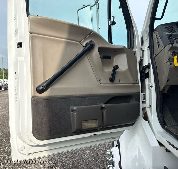 image for item EG6037 2007 Sterling Acterra utility / service truck