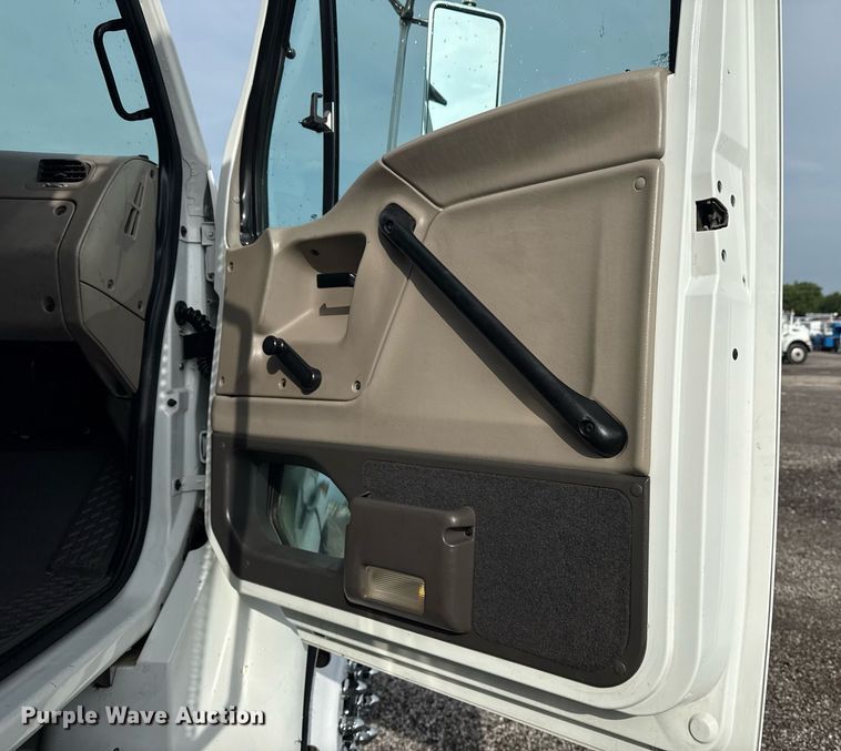 image for item EG6037 2007 Sterling Acterra utility / service truck