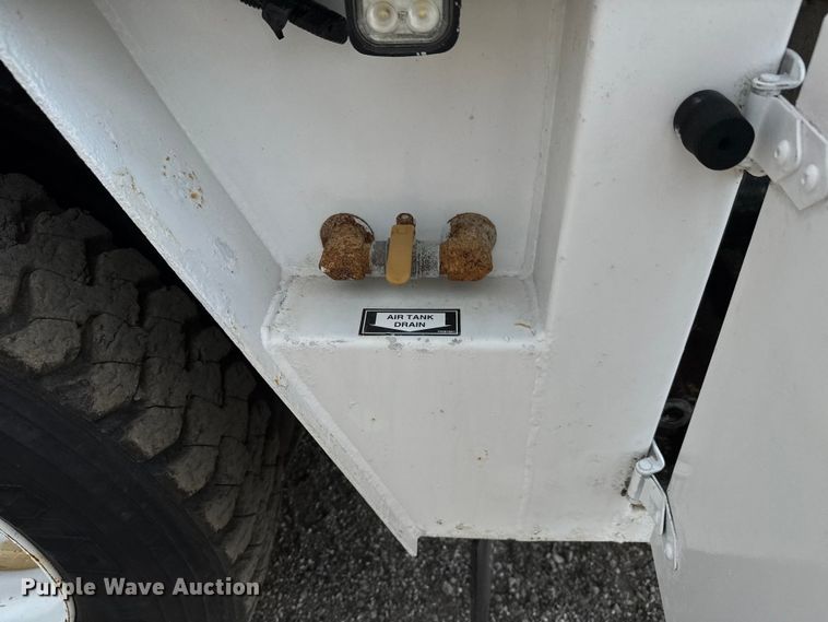 image for item EG6118 2007 Sterling Acterra crane truck