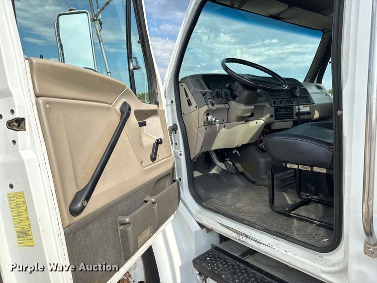 image for item EG6118 2007 Sterling Acterra crane truck