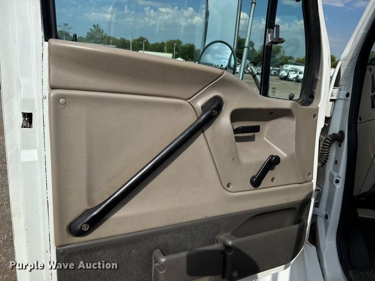 image for item EG6118 2007 Sterling Acterra crane truck