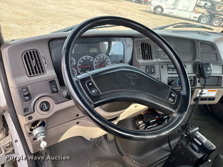 image for item EG6118 2007 Sterling Acterra crane truck