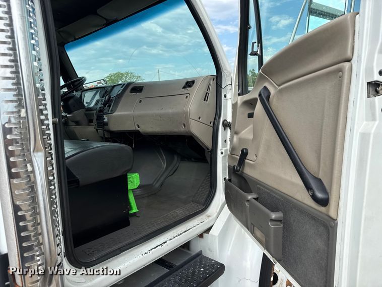 image for item EG6118 2007 Sterling Acterra crane truck