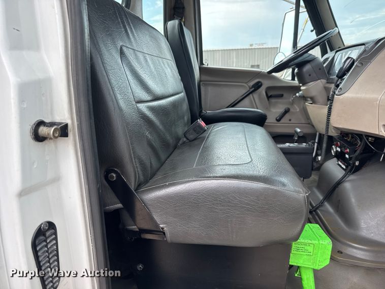 image for item EG6118 2007 Sterling Acterra crane truck