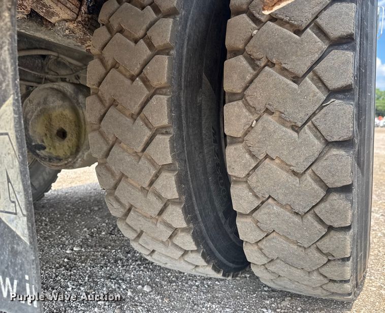 image for item EG6118 2007 Sterling Acterra crane truck