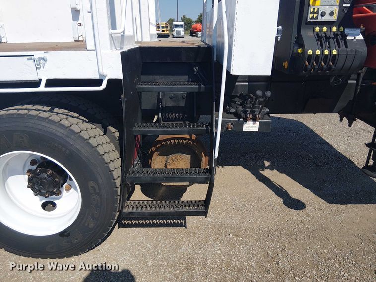 image for item EG8254 2009 International WorkStar 7500 Crew Cab crane truck