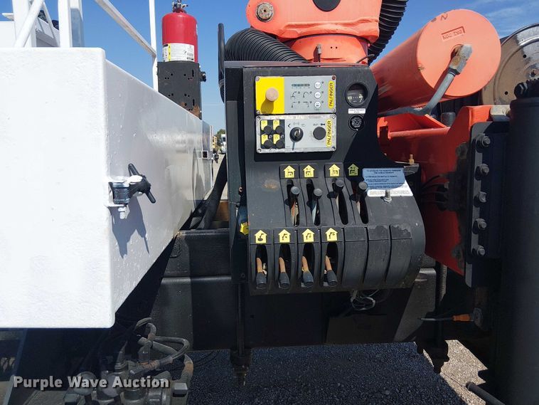 image for item EG8254 2009 International WorkStar 7500 Crew Cab crane truck