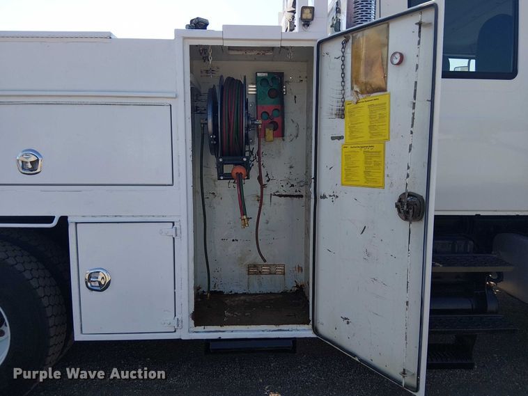 image for item EG8254 2009 International WorkStar 7500 Crew Cab crane truck