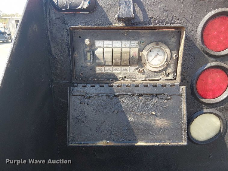 image for item EG8254 2009 International WorkStar 7500 Crew Cab crane truck