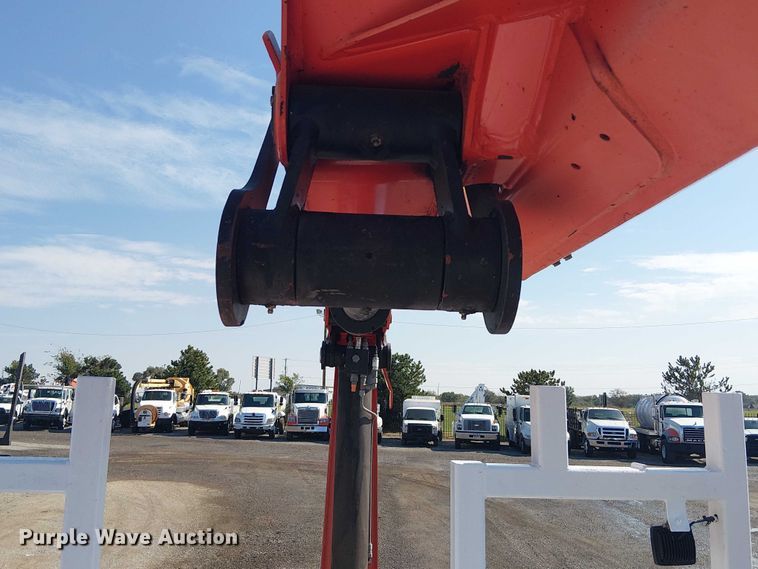 image for item EG8254 2009 International WorkStar 7500 Crew Cab crane truck